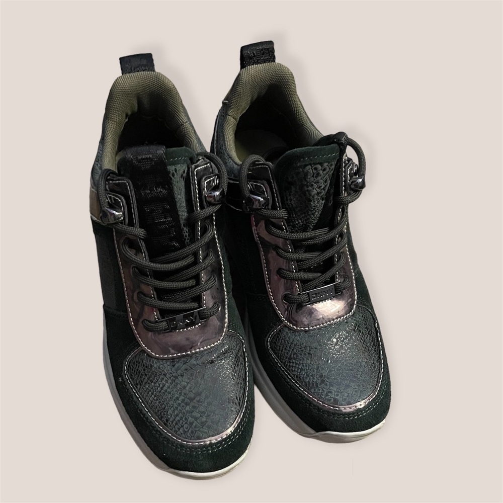 DKNY Wedge Snake Print Sneakers, size 6.5